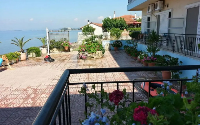 Artemis Hotel