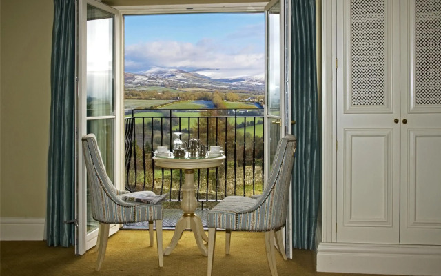 Step House Hotel