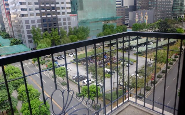 Forbeswood Heights 2BR by Stays PH