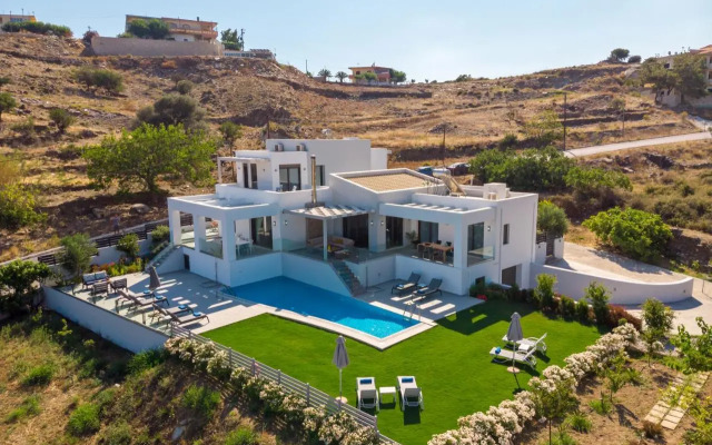 Eolia Villa, beach relaxation, By ThinkVilla