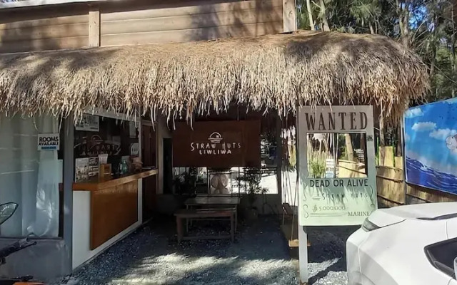 Straw Huts Liwliwa