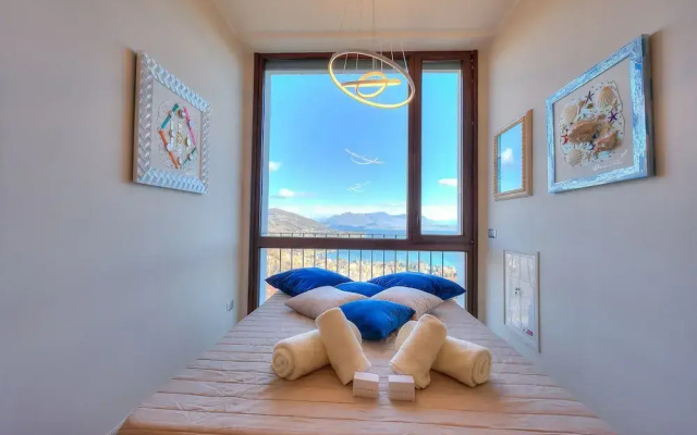 Suite on The Lake in Meina
