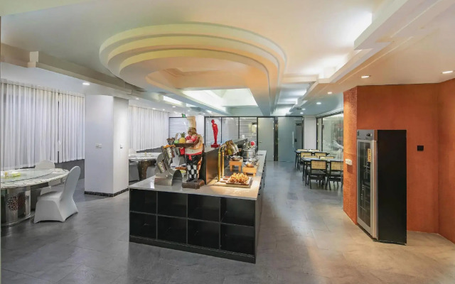 Higher Boutique Hltel