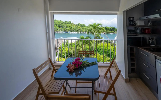 Studio, Piscine Et Vue Mer A La Marina