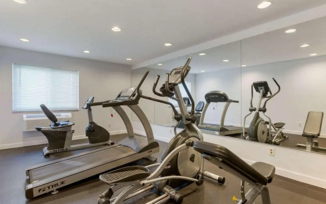Quality Inn & Suites North