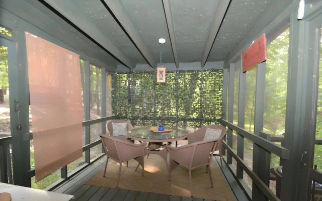 A Zen Mountain Retreat - Nirvana Awaits