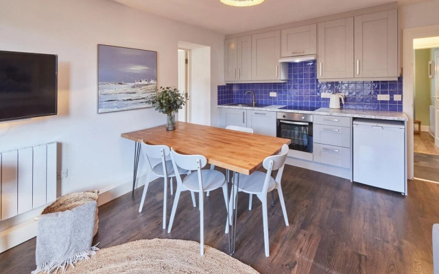 Host Stay South Bay Garden Apartment