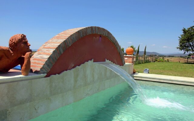 Authentic Villa With Swimming Pool in Grosseto