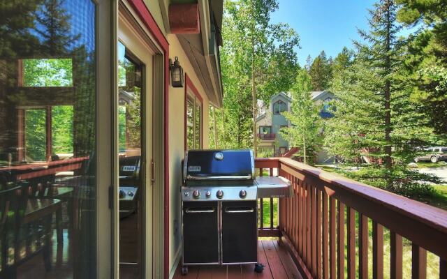 Tall Pines Lodge 4 Bedroom Townhouse by RedAwning