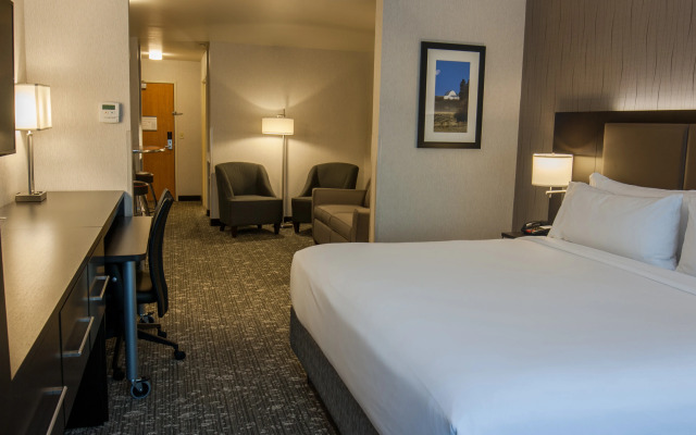 Holiday Inn Express & Suites Cheney by IHG