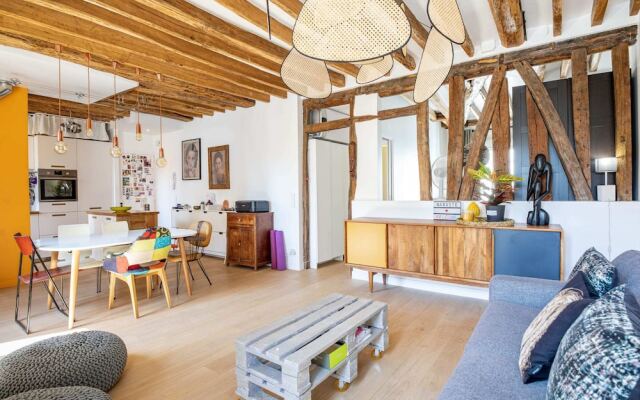 Loft Inspired Flat Near Montmartre, Sleeps 4