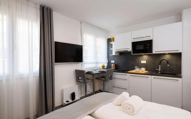 Luxury Studios & Room Five