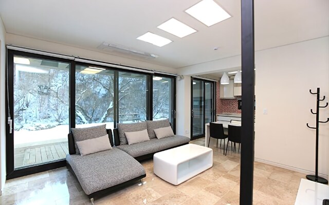 Gapyeong baeknak Flat House