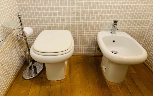 whouse suite GOLD TOWERS