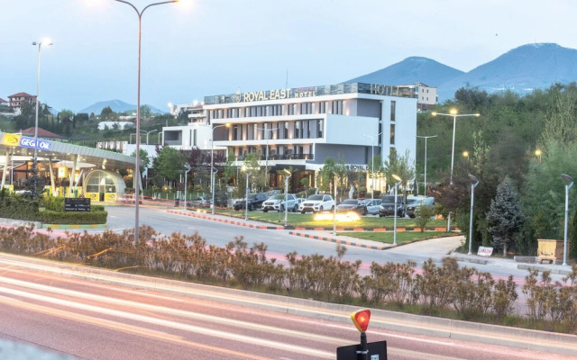Royal East Resort