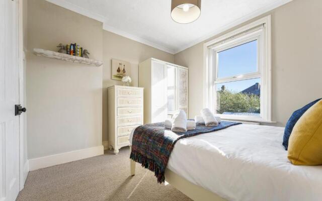 Family Friendly 3Br House W Garden Bbq
