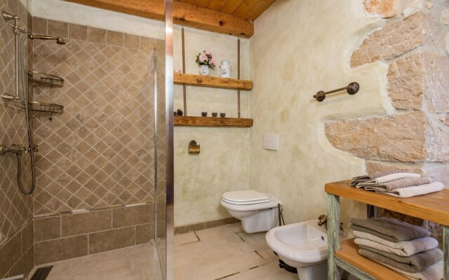 Beautiful Home in Kras With Wifi and 2 Bedrooms