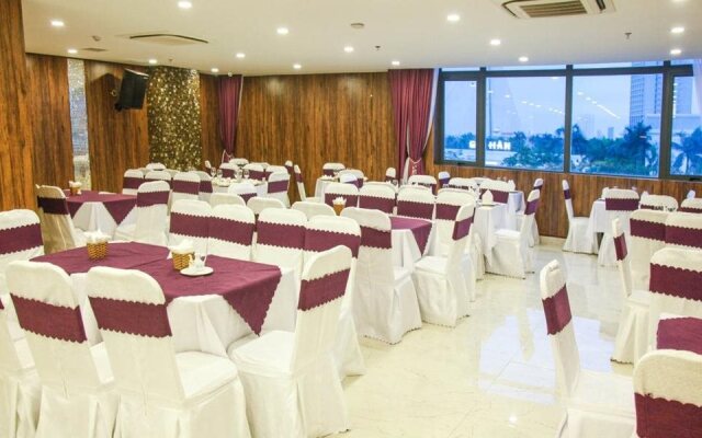 Lavender Riverside Hotel