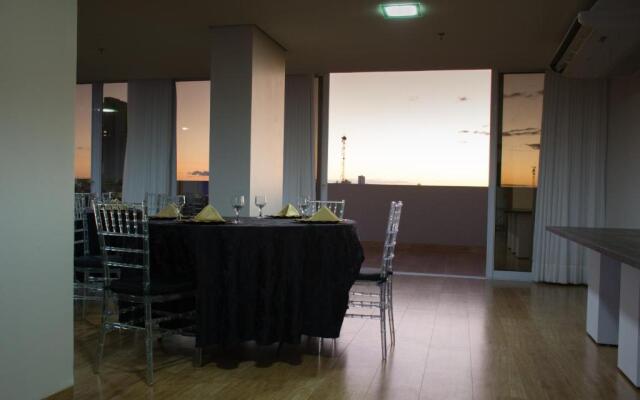 Select Hotel