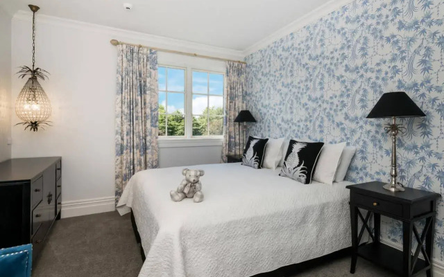 Henley Hotel