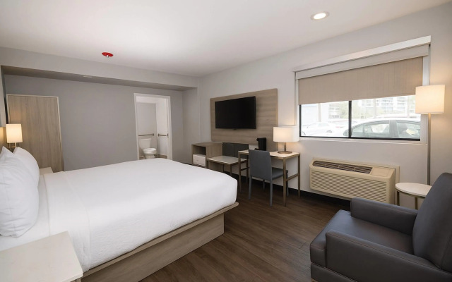 Travelodge by Wyndham LAX