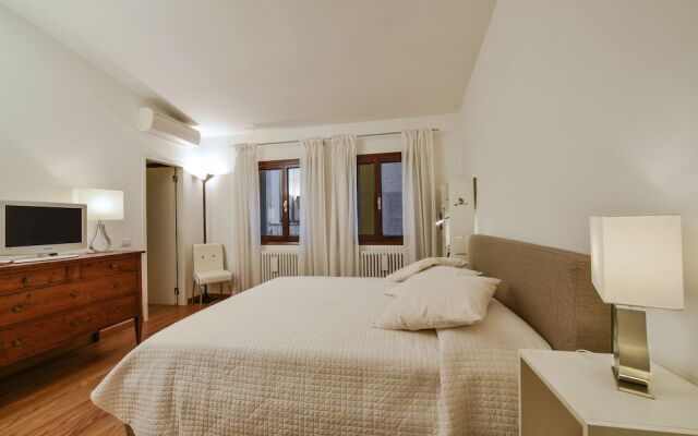 Santa Maria Formosa Apartments
