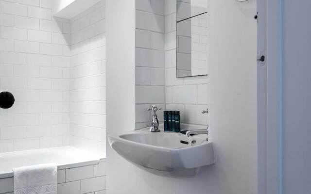 Lovely 2br Home in South London, 4 Guests