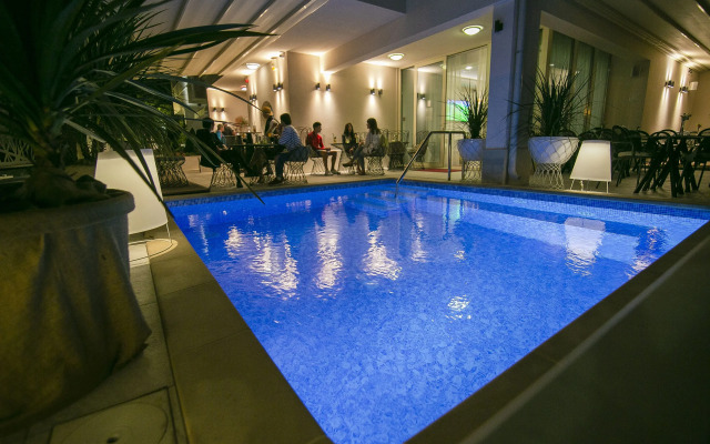 Aparthotel Flora