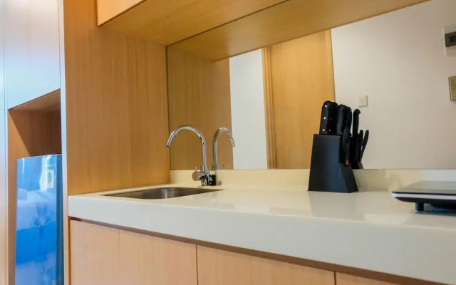 Simply and Homey Studio Apartment at Tree Park City