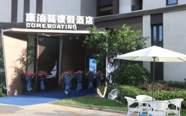 Come Boating Hotel