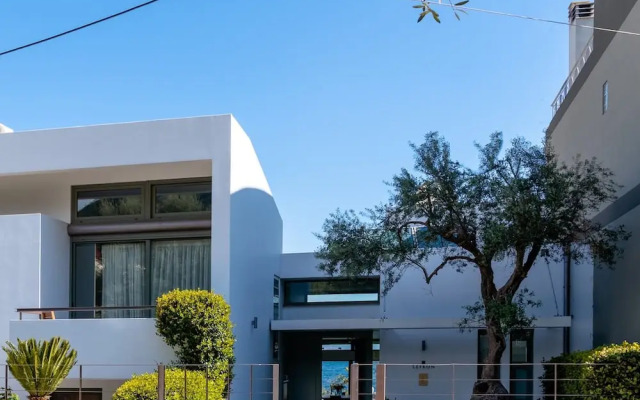 Lefkon Villa With Pool by the Sea - N Peloponnese