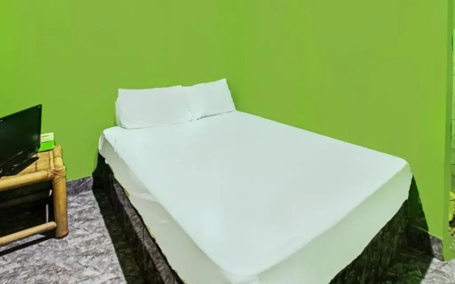 Hotel O Ashooy HomestayNearWisata Desa sedau