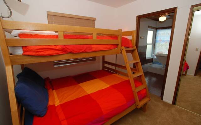 Alvarado Place 68105 by RedAwning