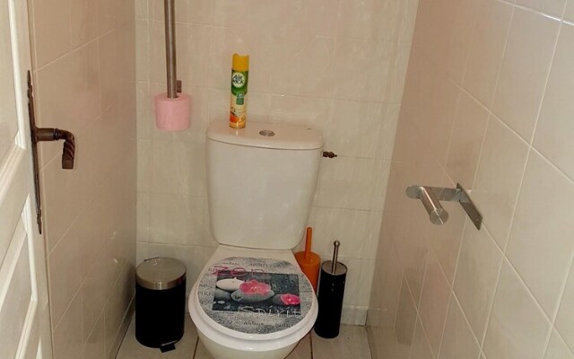 Villa With 4 Bedrooms in Florensac, With Enclosed Garden - 15 km From