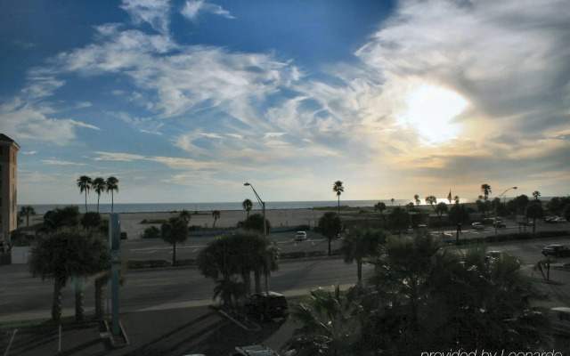 Treasure Island Hotel and Marina