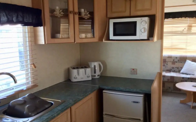 Tracis Caravan