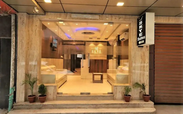 Fabhotel Skye Suites