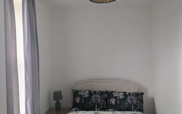 Rugby - Apartment - Sleeps 4 - Parking
