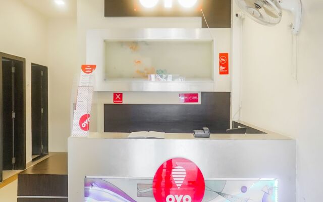 OYO 13583 Hotel Paradise Inn