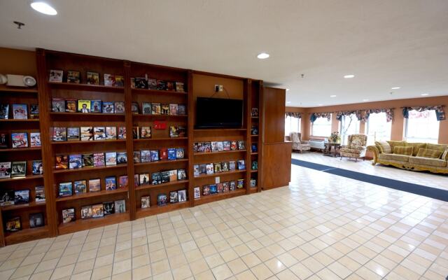 Crown Choice Inn & Suites Lakeview & Waterpark
