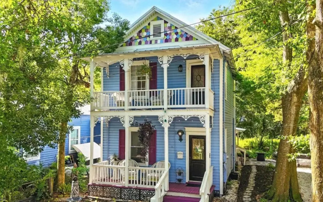 Periwinkle Perch - Home for 4