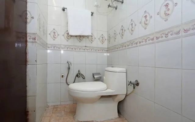 OYO 11312 Hotel Aero Capitol