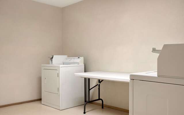 Travelodge by Wyndham Fort Scott