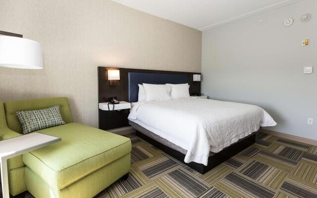 Hampton Inn & Suites Syracuse North Airport Area