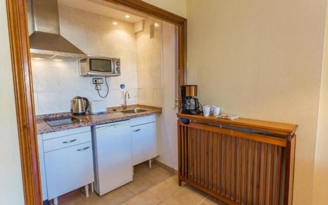 ☆Beachfront 1br Ronda 4 - Ac/Wifi/Pool