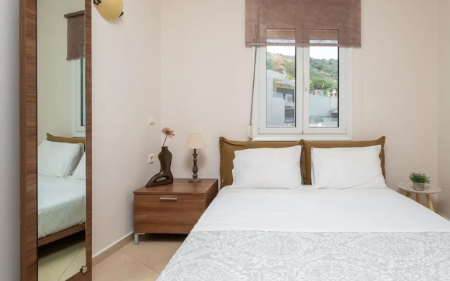 M N Luxury Apartment Sea View