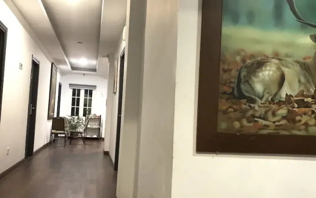 Front One Boutique Tugu Muda Semarang