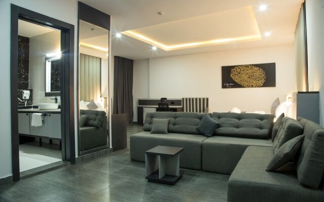 De Signature Tower Hotels & Suites
