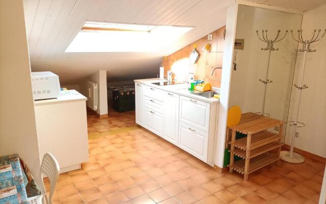 Mansard apart Alba - Sea 5 Terre-trekking-excursions-relax