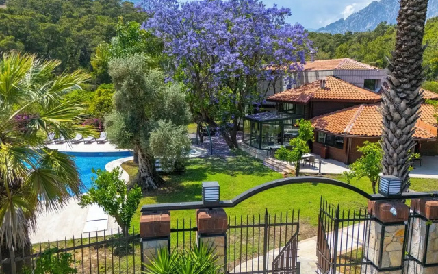 Cottage House - Adult Only